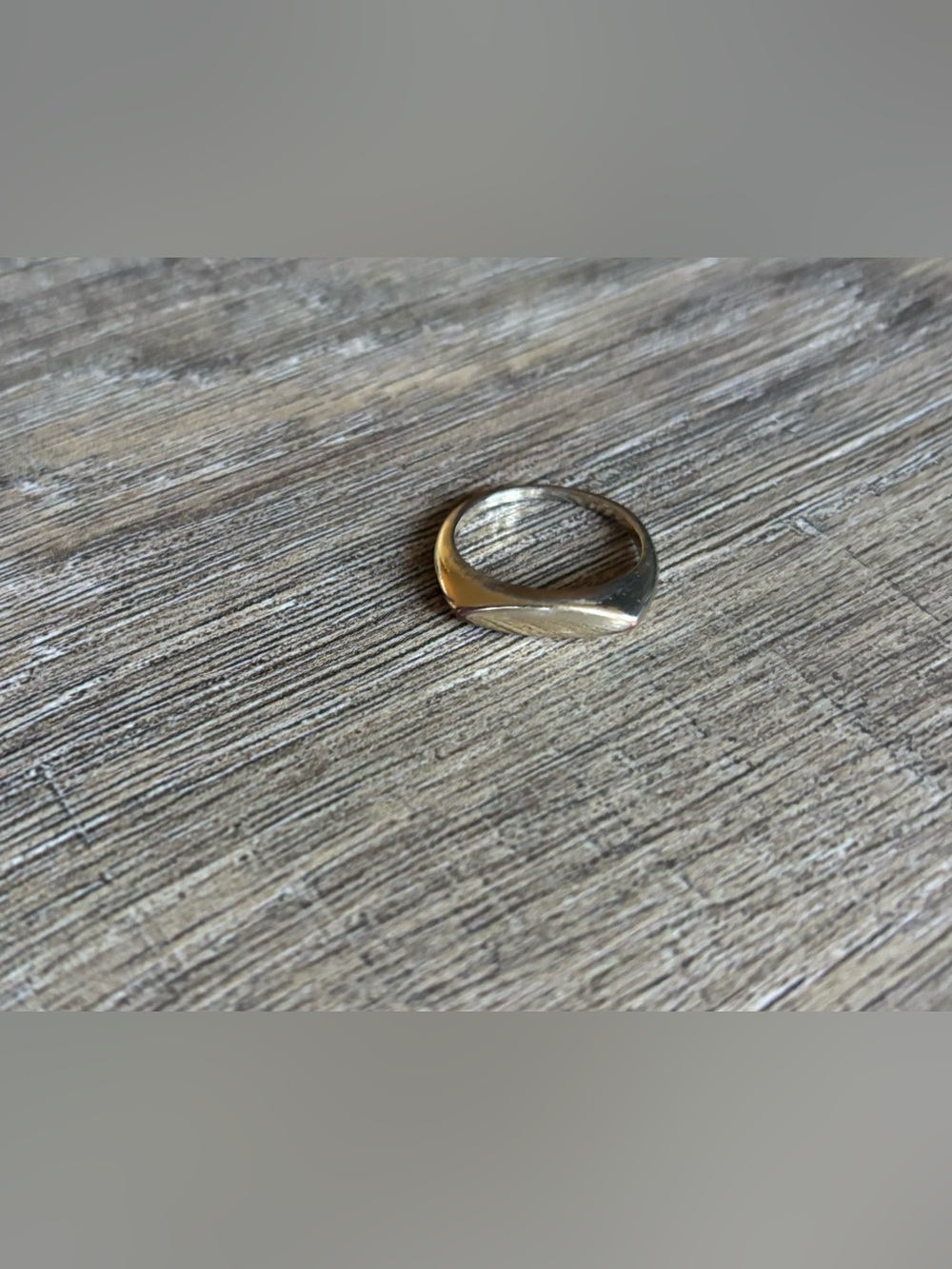 Women’s size 10 gold-tone geometric flat-top band ring with an angular profile
